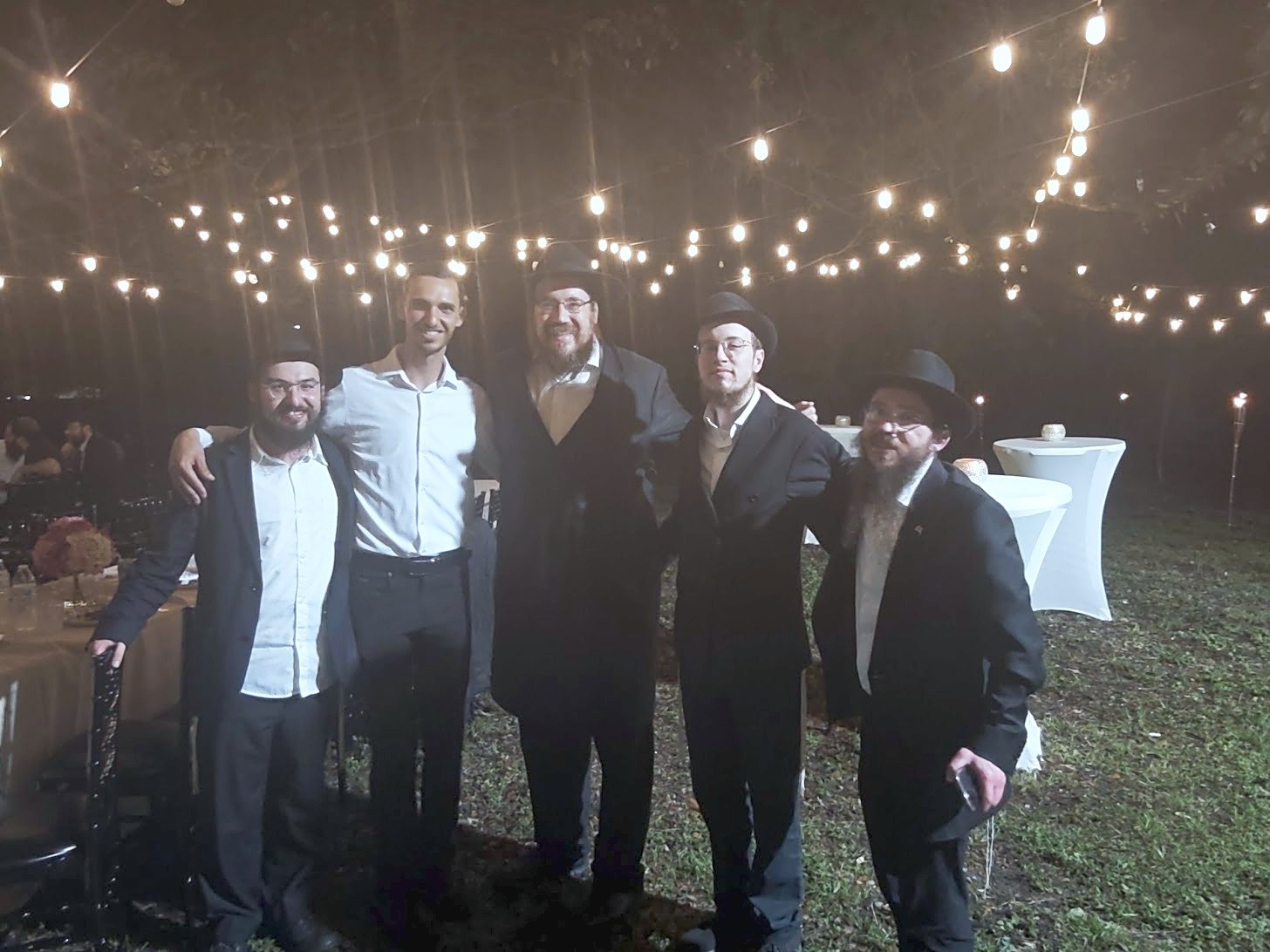 Shabbaton — the chevra together under the night lights